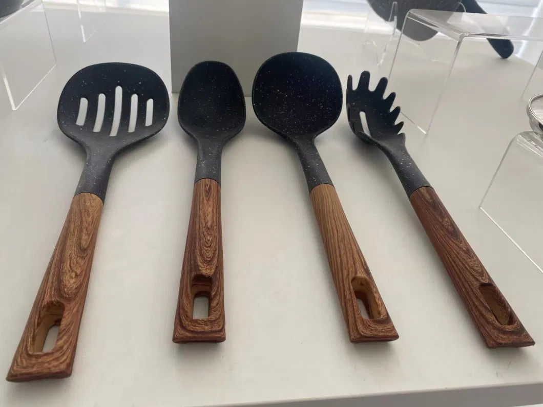 Good Quality of Aluminum Cookware Parts Sets Kitchenware Accessories with Wooden Soft Touch Bakalite Handle